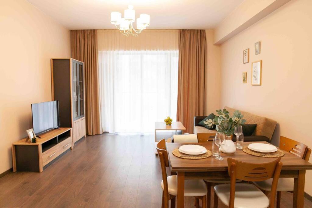 Gg - Cozy 1 Bedroom On Kazbegi Avenue 15 * 第比利斯